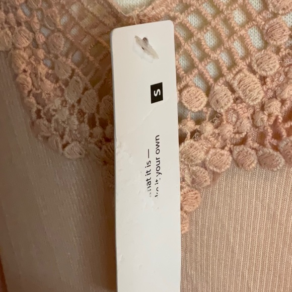 🚨SOLD🚨NWT LA MADE COLD SHOULDER TOP - Picture 4 of 4